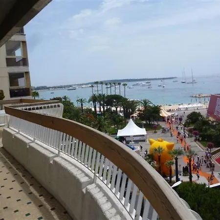 アジャンス Aici グレイ ダルビオン アパート カンヌ