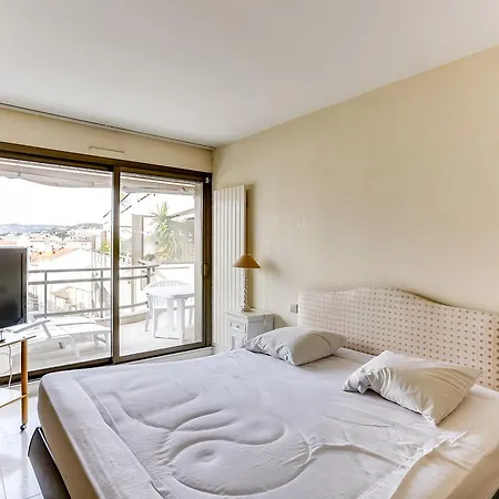 アジャンス Aici グレイ ダルビオン アパート カンヌ